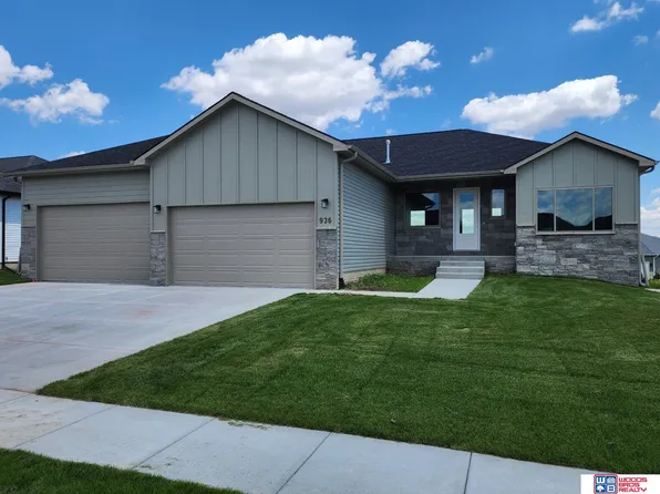 936 N 108th St, Lincoln, NE 68527