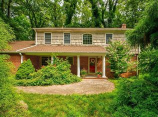 49 Chateau Dr, Melville, NY 11747