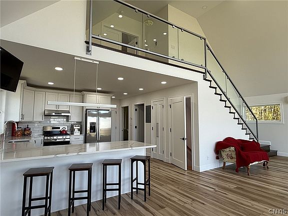 3rd image of 274 Reservoir Hill Rd