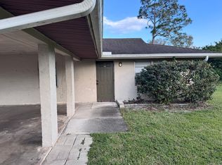 915 E Weatherbee Rd, Fort Pierce, FL 34982