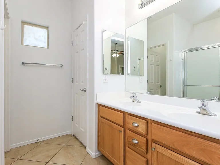 2694 E Hickory St — Photo 10