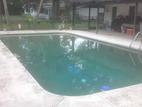 5th image of 421 Aberdeen Ct N