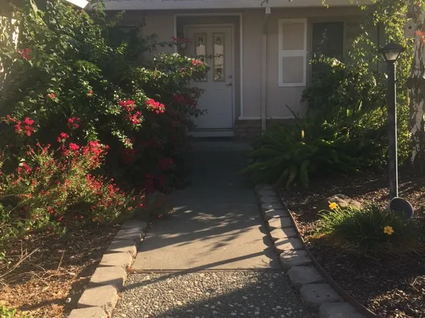 119 Green Tree Dr, Vacaville, CA 95687