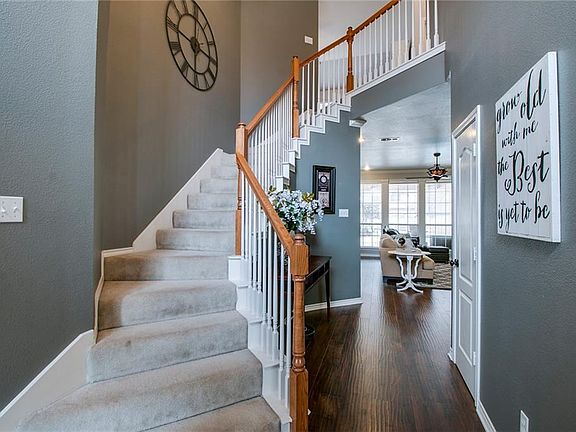 3rd image of 1707 Forest Bend Ln