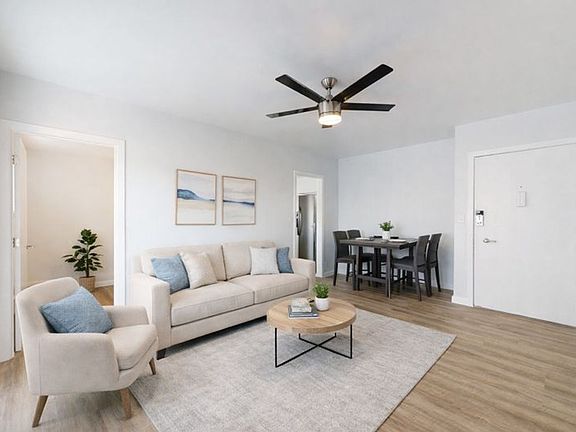3rd image of 1641 N Poinsettia Pl APT 20