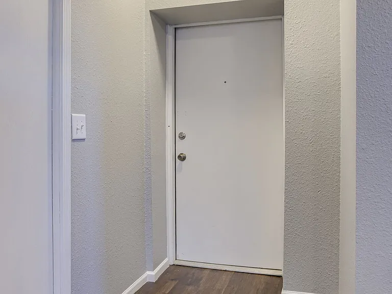 210 S 24th St #103 — Photo 5