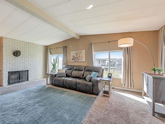 5th image of 520 Millpond Dr Unit 520