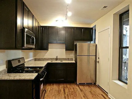 3003 W Lawrence Ave #2W