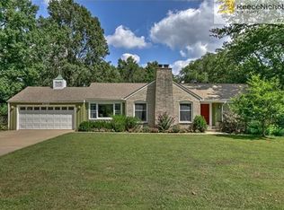 2906 W 92nd Ter, Leawood, KS 66206