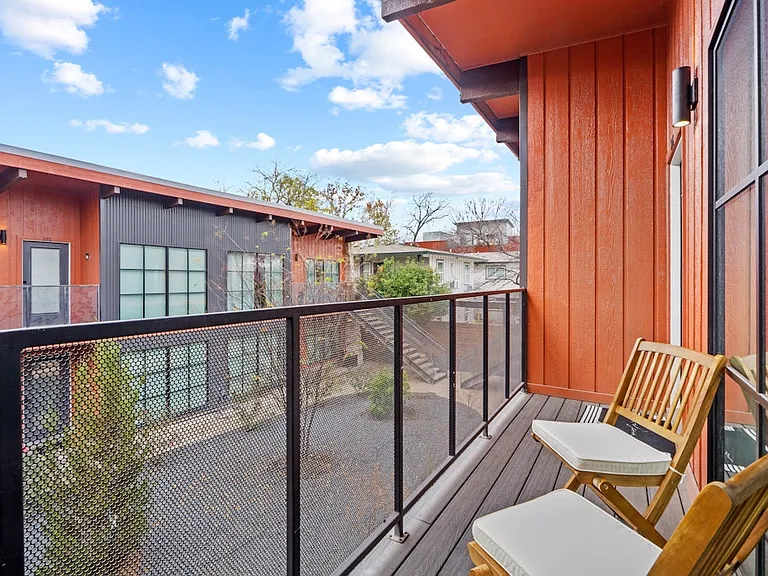 400 E 30th St #205 — Photo 31