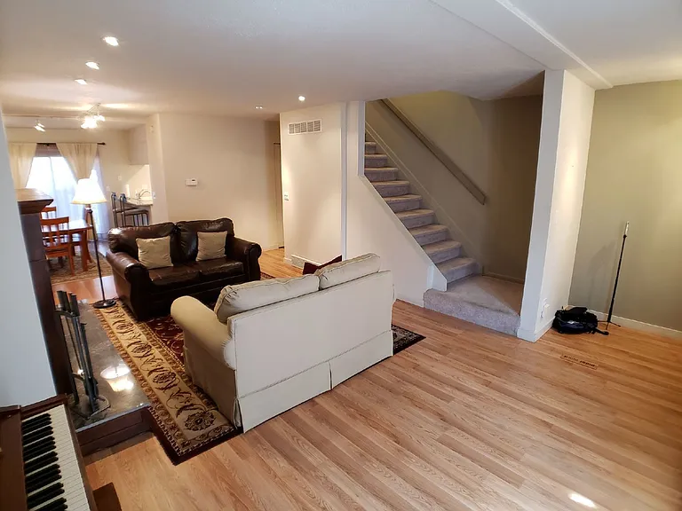 1048 Josephine St #B — Photo 8