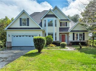 203 Green Meadow Ln, Fletcher, NC 28732