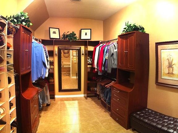 Master dressing room