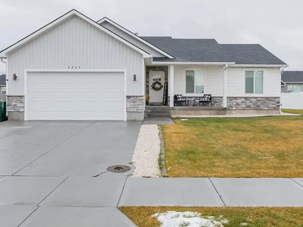 4209 N Catalina Ave, Idaho Falls, ID 83401