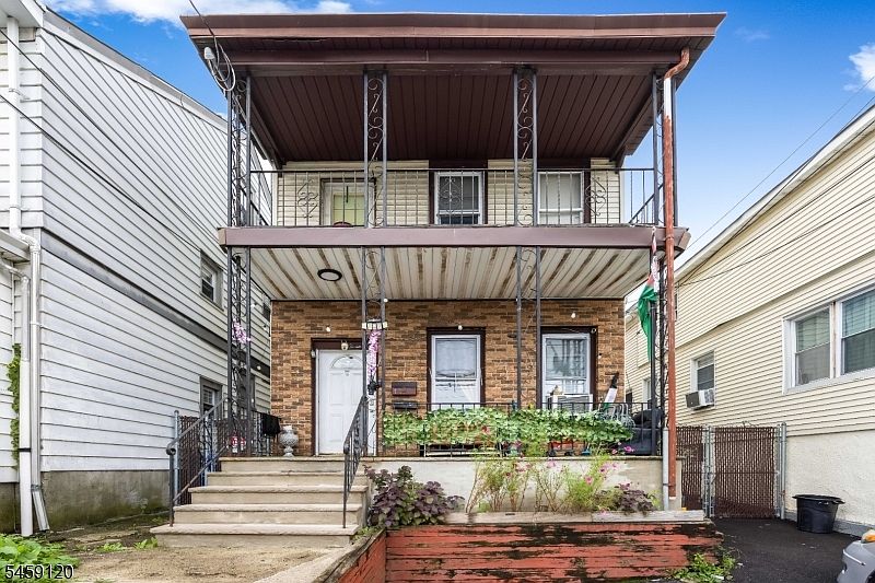 1st image of 384 Getty Ave