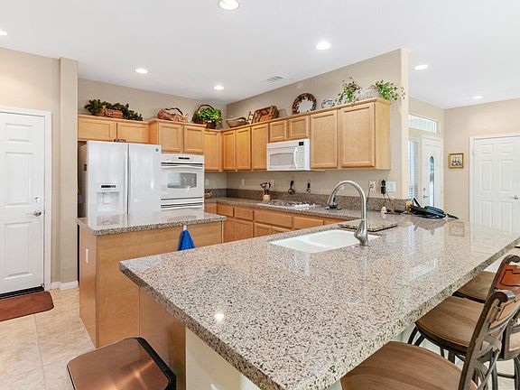 3rd image of 60715 Living Stone Dr