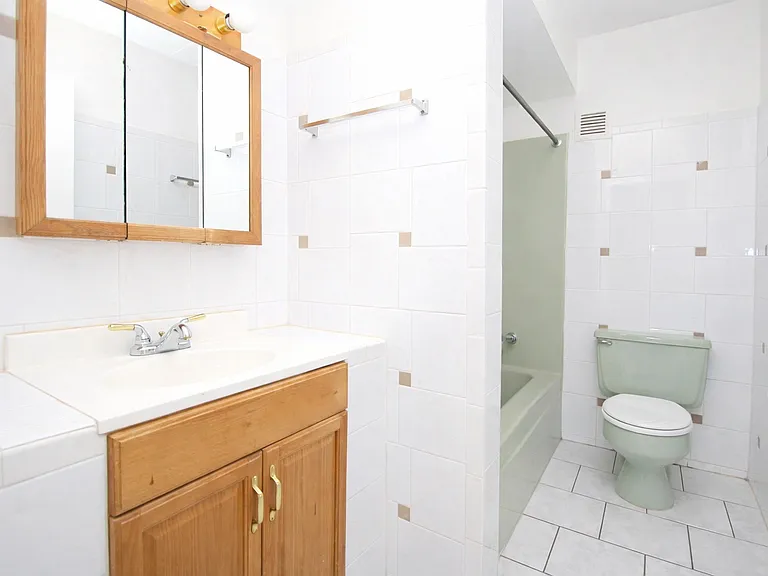 1-Bed - Bathroom
