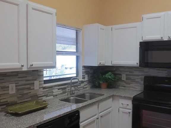 5th image of 3250 Saint James Ave