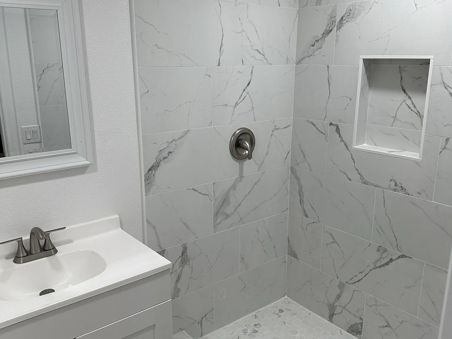 4 bed, 3.0 bath, 2455 sqft, $776 — Photo 3