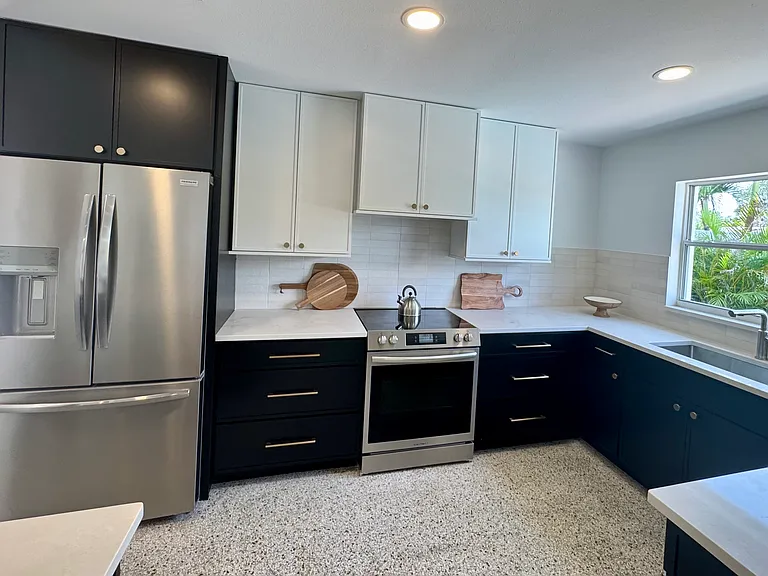 638 Geneva Pl — Photo 7