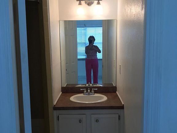4th image of 1920 E Edgewood Dr APT C7