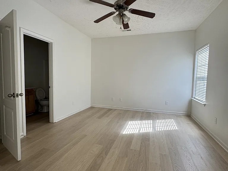 419 Tulane Ct — Photo 7
