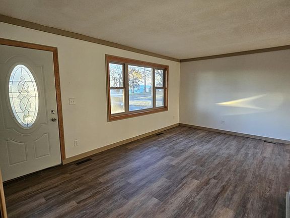 4th image of 12 Dodge Ln