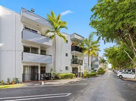 1800 SW 25th St, Miami, FL
