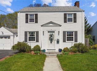 141 Pilgrim Dr, Warwick, RI 02888