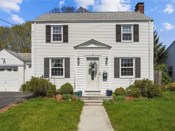 141 Pilgrim Dr, Warwick, RI 02888