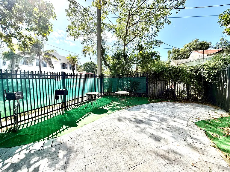 235 NW 34th St #1 — Photo 6