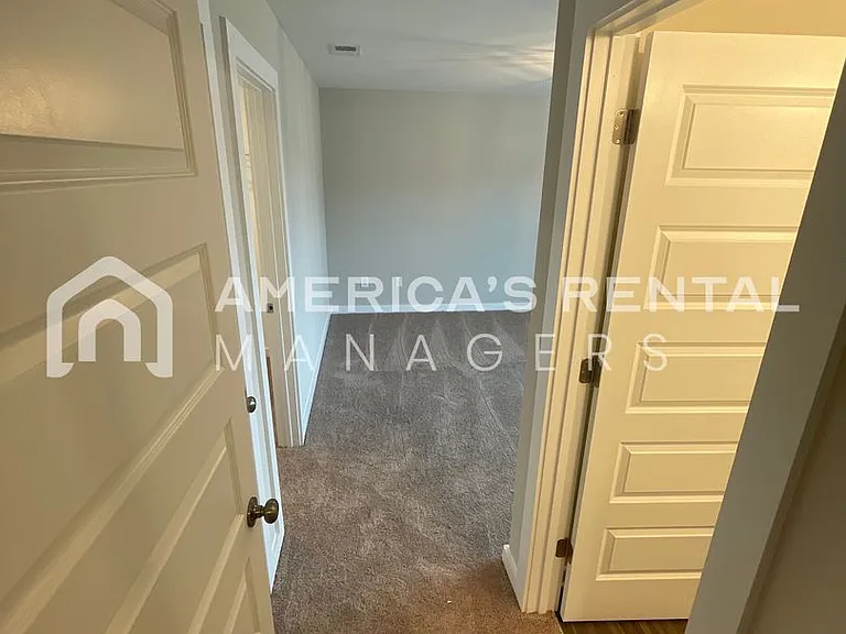 35 Coleman Ln — Photo 16