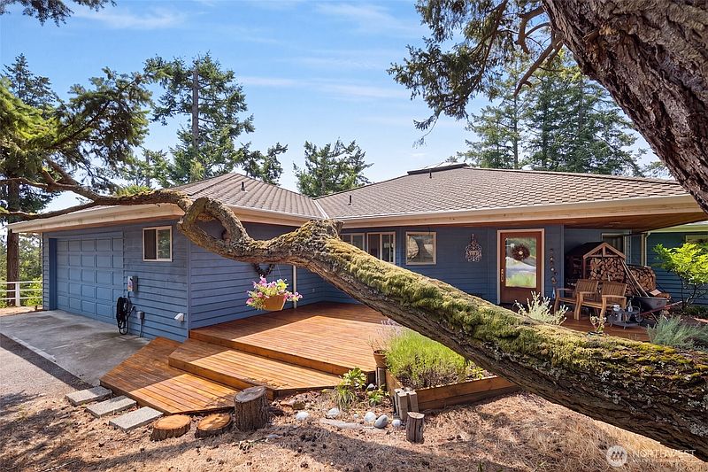 2nd image of 918 Terrace Drive