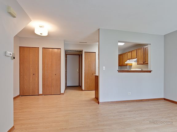 4th image of 17 N Macgillis Dr