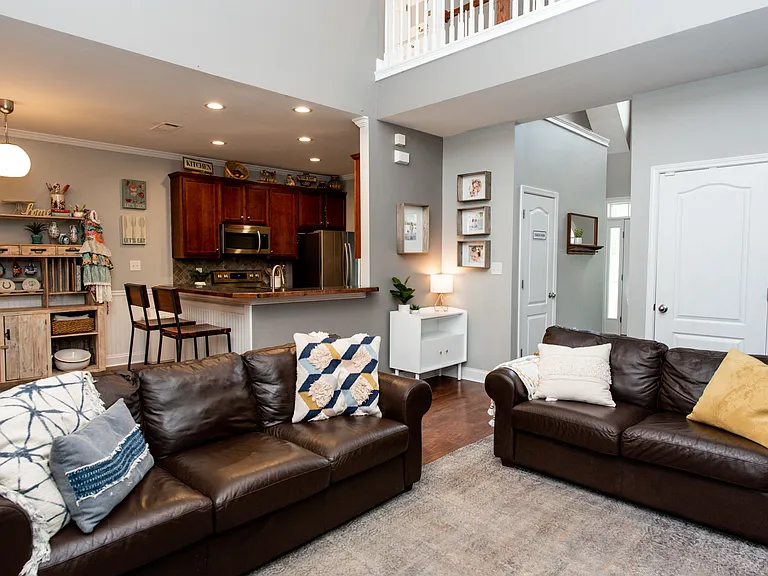 554 Edgewood Dr — Photo 4