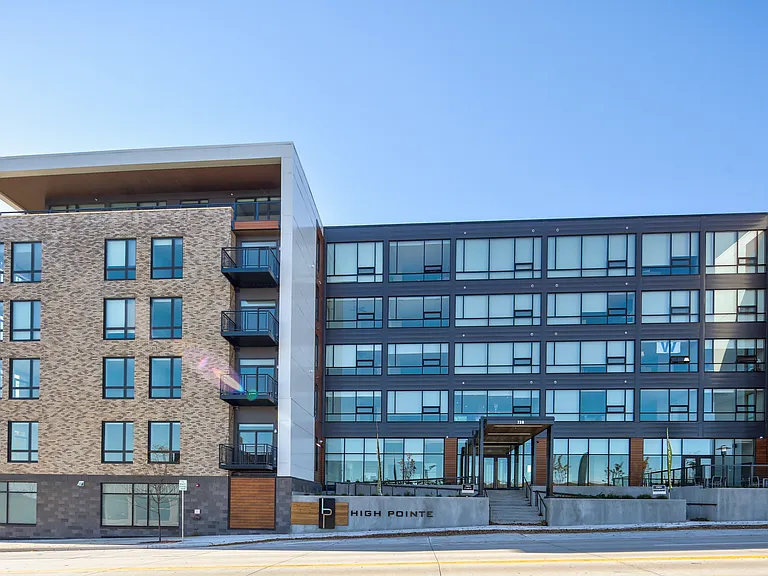 High Pointe Apartments — Photo 31