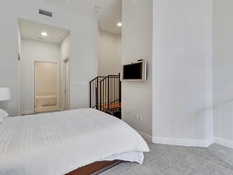 801 S Olive Ave #223 — Photo 15