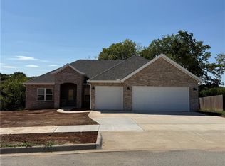 95 W Watson Ln, Farmington, AR 72730
