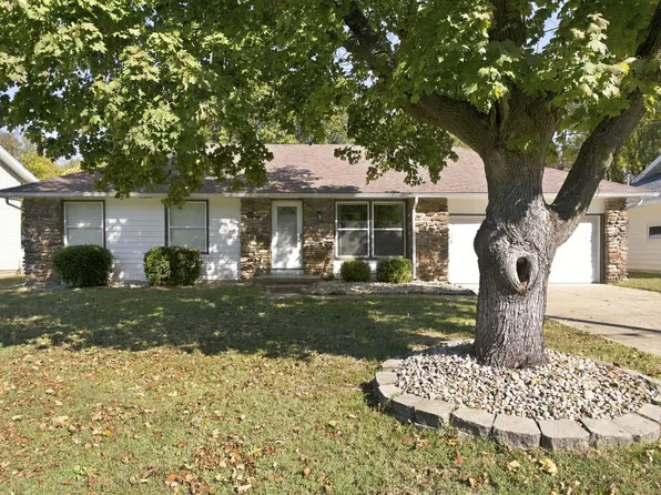 3017 E Hawkins Street, Springfield, MO 65804