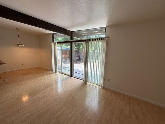 4th image of 807 Radcliffe Dr