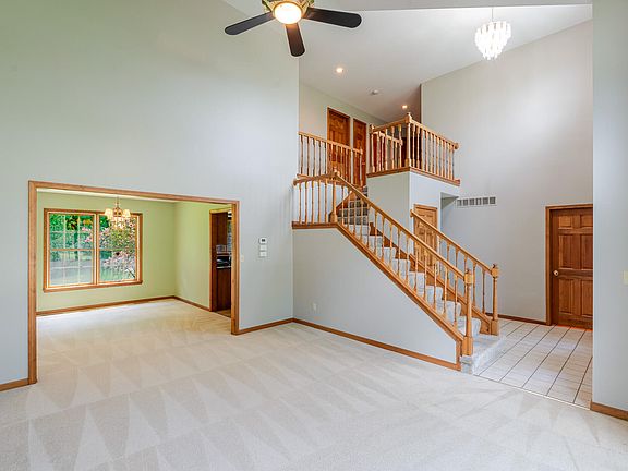 4th image of 300 Sandpiper Dr