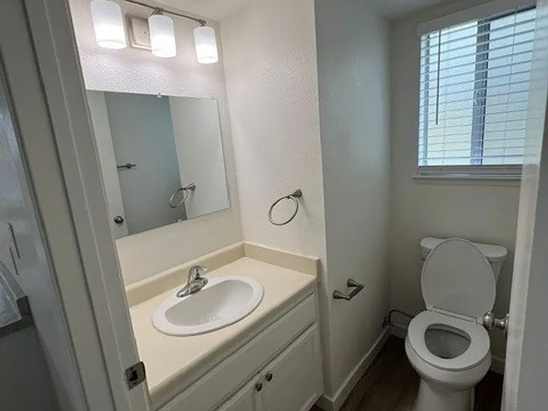 2460 Ocean St — Photo 7