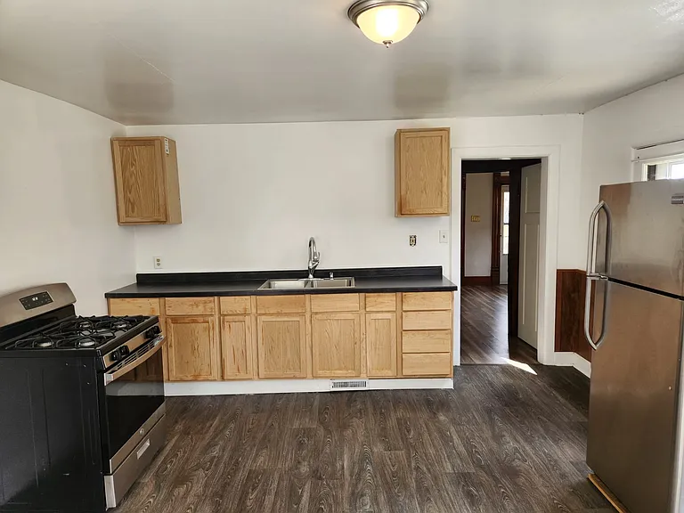 846 Lorain St — Photo 6