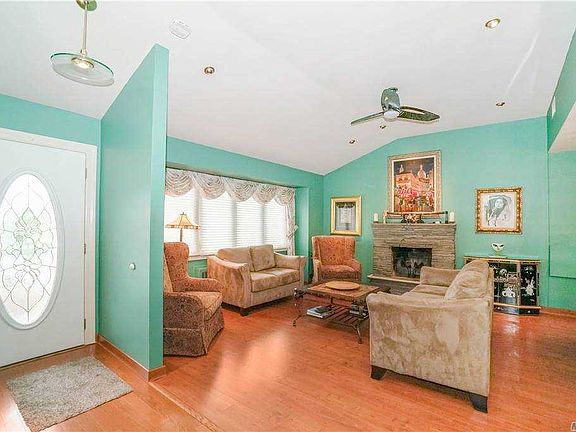 5th image of 54 Sylvia Ln