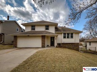 10821 T Cir, Omaha, NE 68137