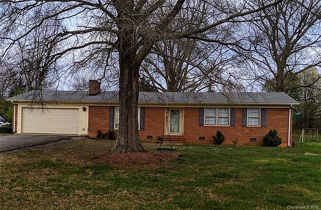 1st image of 120 Quail Hollow Dr