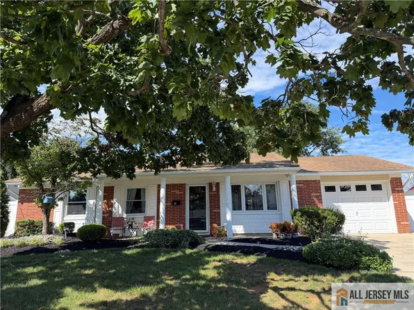 21 Drake Ave, Monroe Township, NJ 08831