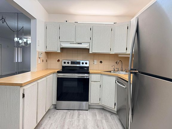 3rd image of 318 Knotty Pine Circle #D-2