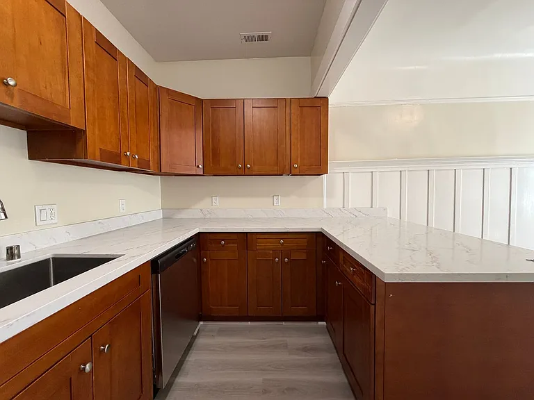 571B Minna St #571B — Photo 2