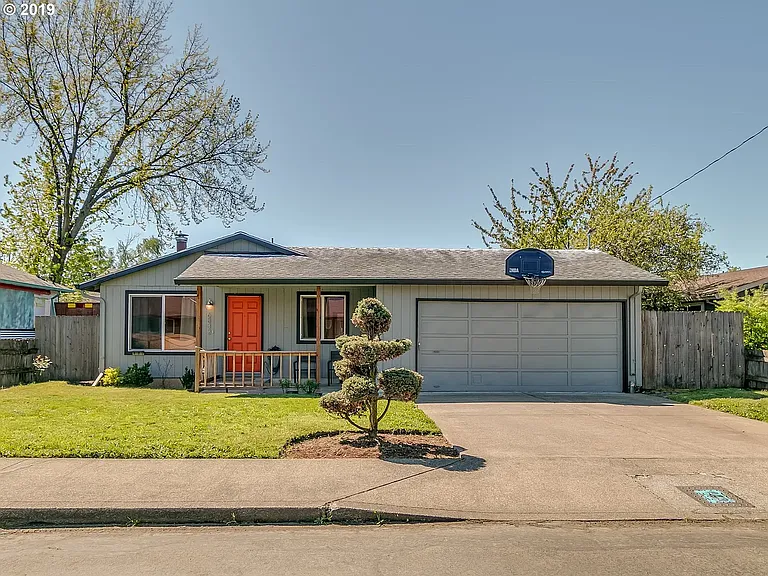 6832 SE Center St — Photo 1